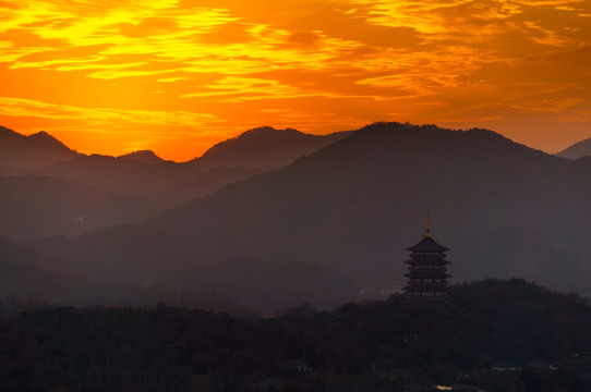 雷峰夕照 西湖