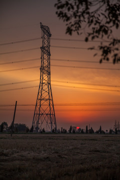 高压线塔夕阳