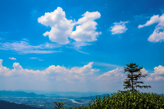 安顶山的天空 浙江 杭州 富阳