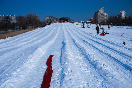 滑雪游乐场