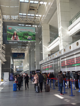 上海站内景