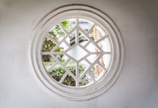 古建圆形窗户