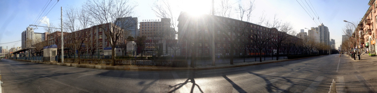首都经贸大学东区180全景大门