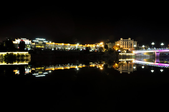 泰宁河边夜景