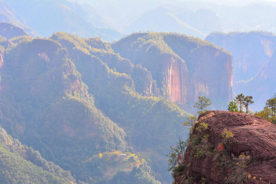 高山峻岭