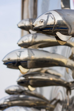 鱼雕像