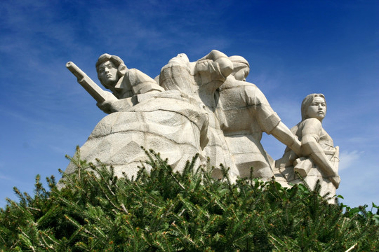 牡丹江畔 八女投江雕塑