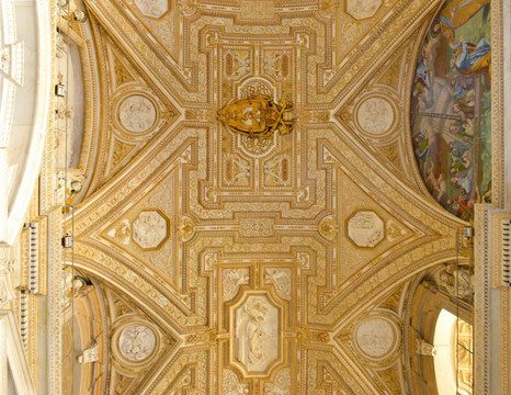 梵蒂冈教堂金色天花
