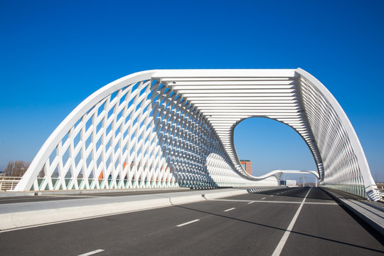北京昌平未来科技城大桥