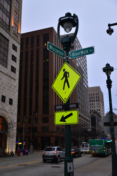 美国街头交通指示牌