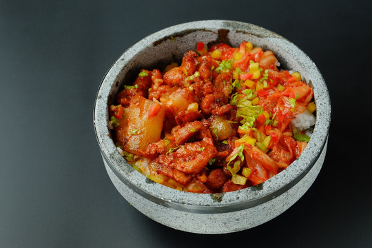 石锅牛肉盖饭