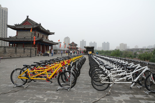 西安明城墙自行车