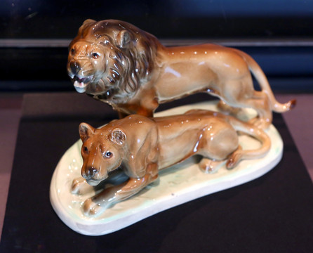 德国瓷塑双狮