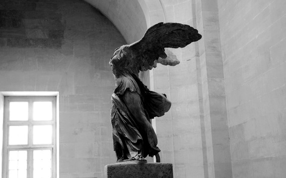 法国巴黎卢浮宫胜利女神像