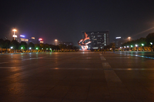 广场夜景