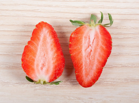 切开的草莓 果蔬图片