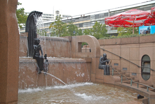柏林大型喷泉雕塑局部