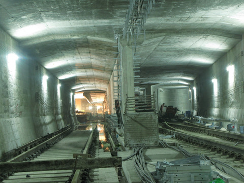 地铁暗挖隧道