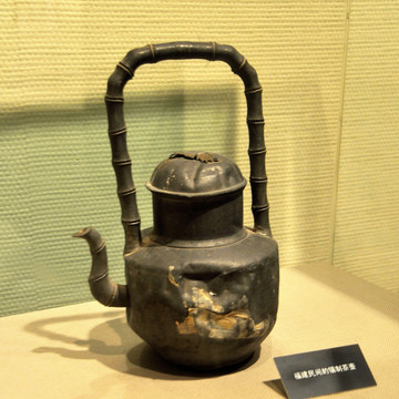 民间铜质茶壶