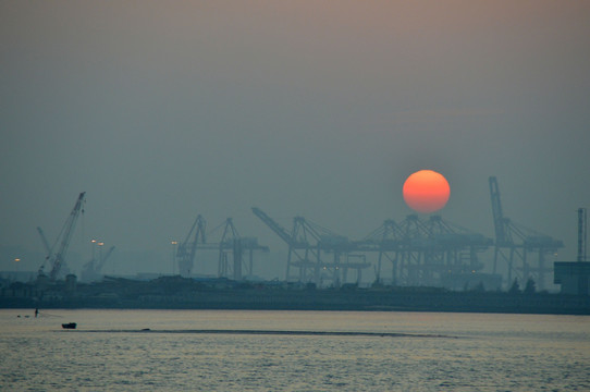 夕阳港口图片