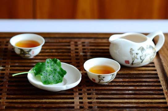 广西野生古树红茶