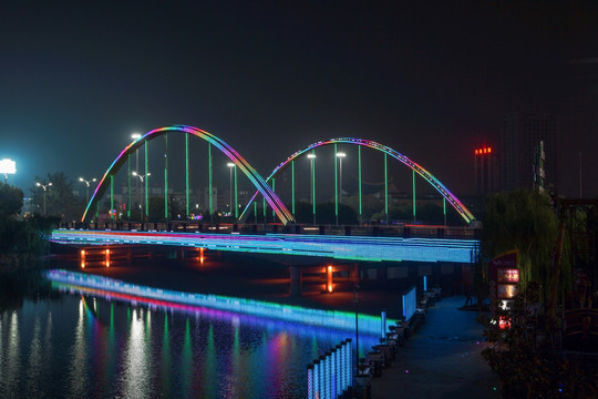潍坊彩虹桥之夜