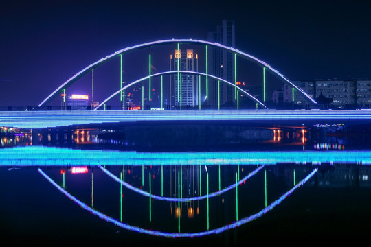 潍坊彩虹桥夜景