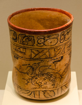 玛雅拟人化鸟纹陶杯 玛雅陶杯