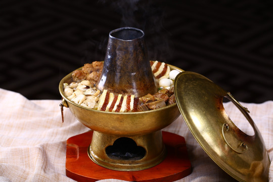 传统铜火锅
