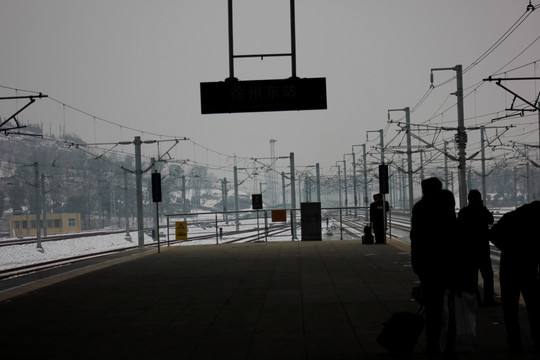 雪天的徐州东站