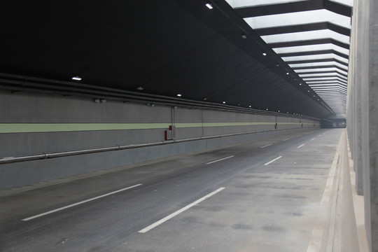 京广快速路航海路隧道镂空段