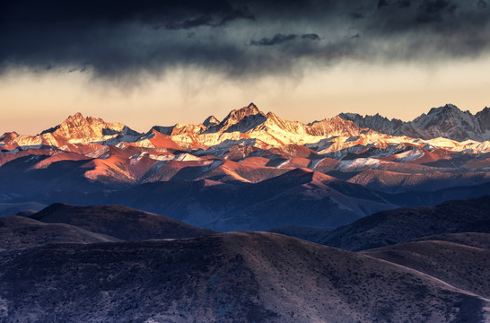 雅哈雪山