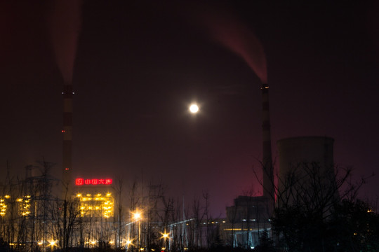 月夜电厂风光