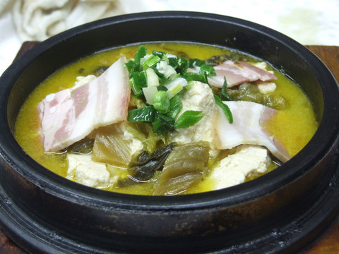 石锅酸菜炖豆腐
