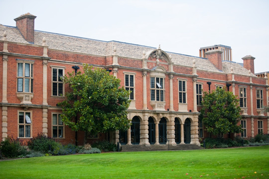 牛津大学