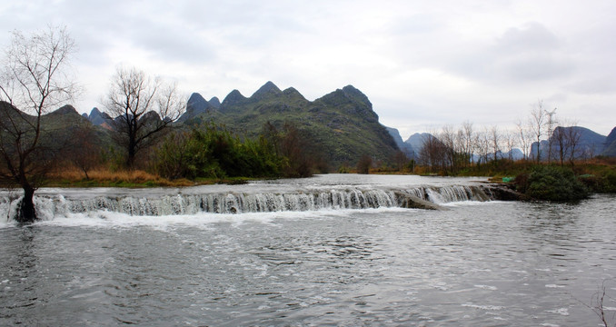 小河