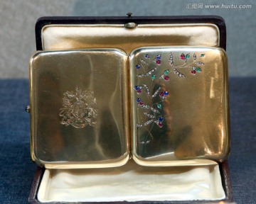 英国皇室纹章嵌宝石镀金烟盒
