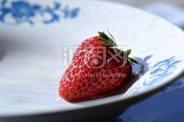 草莓单个素材摄影