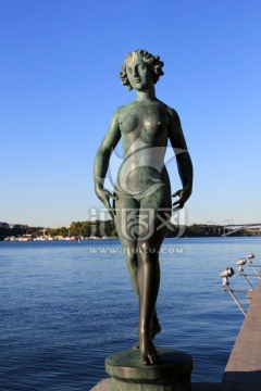 瑞典斯德哥尔摩市政广场人物雕塑