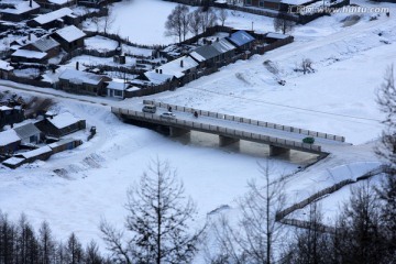 冬日山村 大雪皑皑