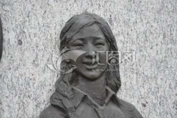 雕塑女孩头像