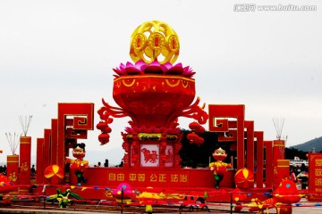 羊年春节 广场装饰