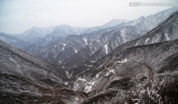 牛背山蜿蜒的盘山路