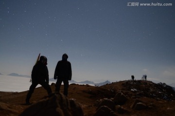 牛背山的星空下