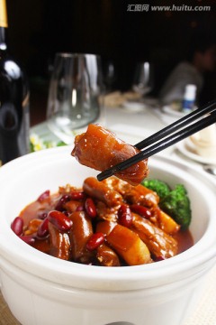 鲍汁红酒猪尾