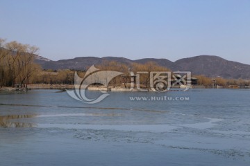 湖水