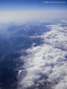 群山 白云