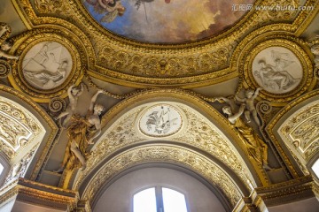 卢浮宫穹顶浮雕