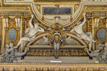 法国巴黎卢浮宫穹顶浮雕