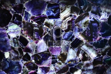 紫色透光晶石